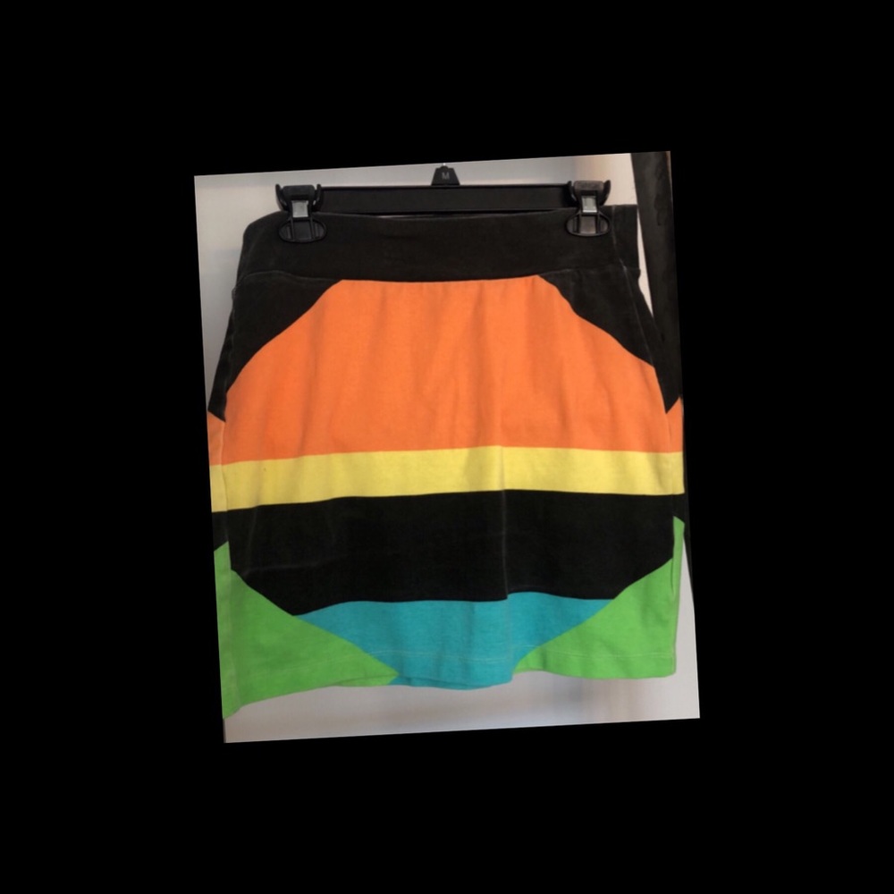 Geometric mini skirt